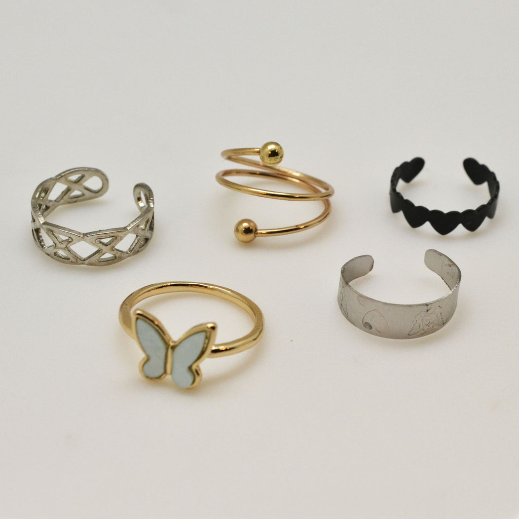 Set de 5 anillos con diferentes diseños